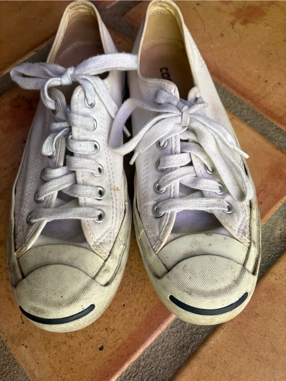 *FIXER UPPER* 3 PAIRS OF WHITE CONVERSE - Size 8 - Picture 5 of 13